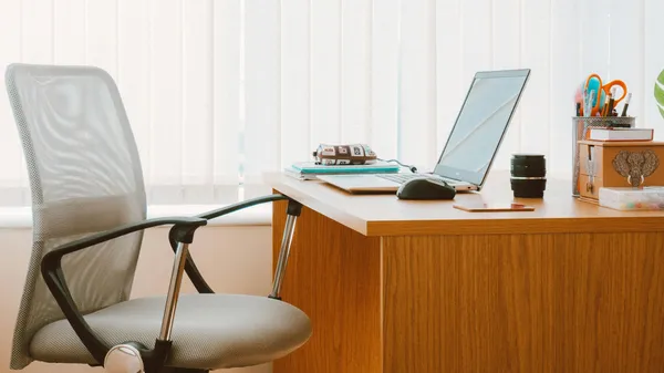 SPŠ ELIT - Aktualita Vypisujeme výběrové řízení na pozici mzdová účetní, personalistka